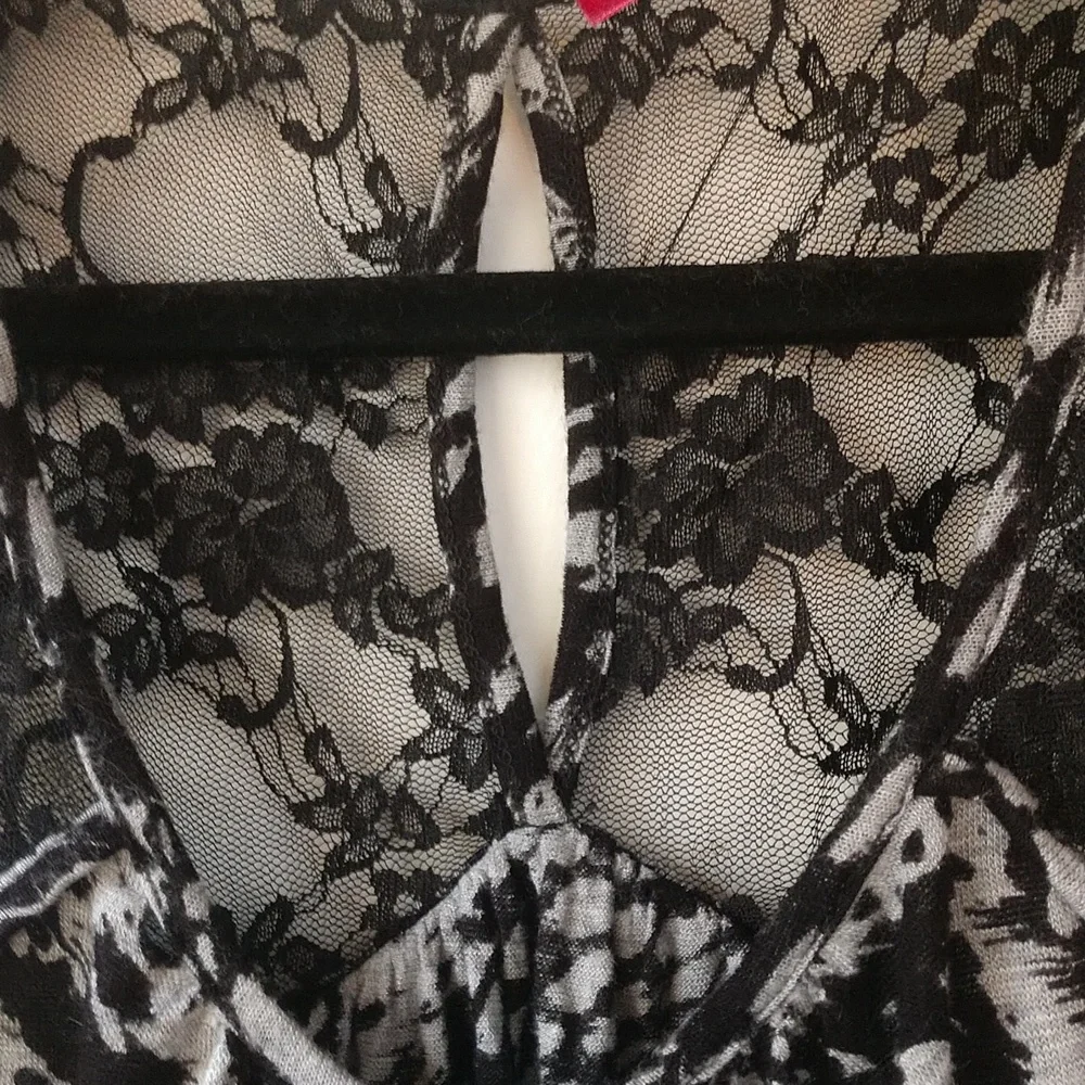 Julie's closet lace tank top size Large - Picture 5 of 10